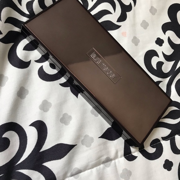 Laura Mercier Hidden Gems eyeshadow palette - Picture 3 of 3